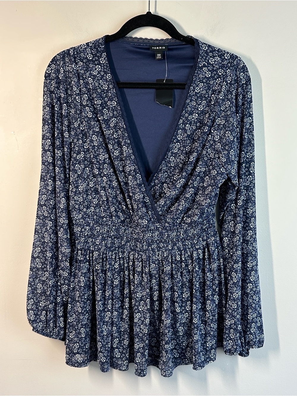 NWT Torrid Surplice Babydoll Top Blue Floral Mesh Lace Trim Olivia Ditsy Size 00